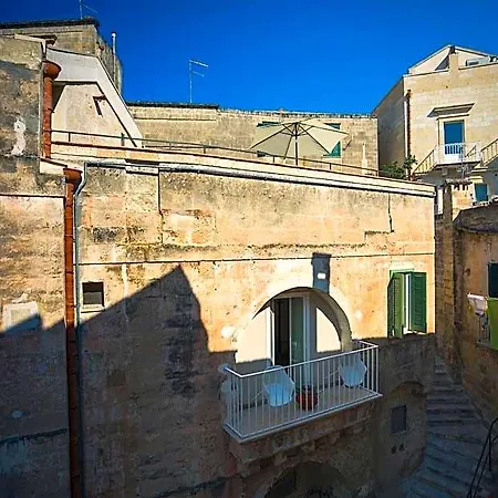 Donna Lina Matera